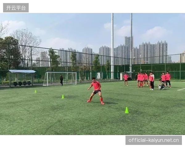 河床：融合青训体系与大学科研，塑造未来足球新力量